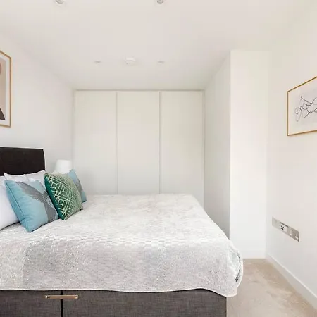 Perfect One Bed In Green Park Station London Exterior photo