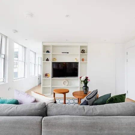 Perfect One Bed In Green Park Station London Exterior photo