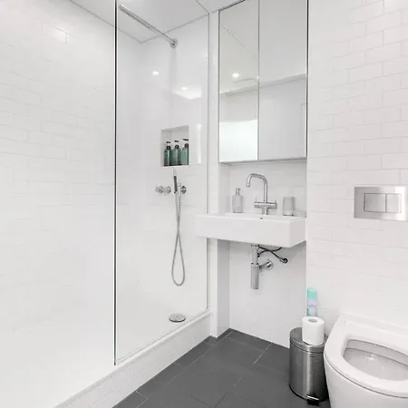 Perfect One Bed In Green Park Station London Exterior photo