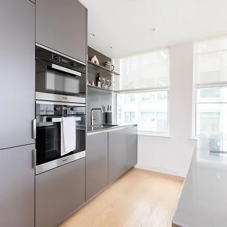 Perfect One Bed In Green Park Station London Exterior photo