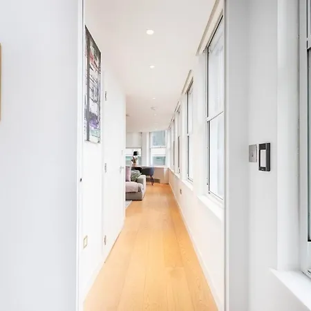 Perfect One Bed In Green Park Station London Exterior photo