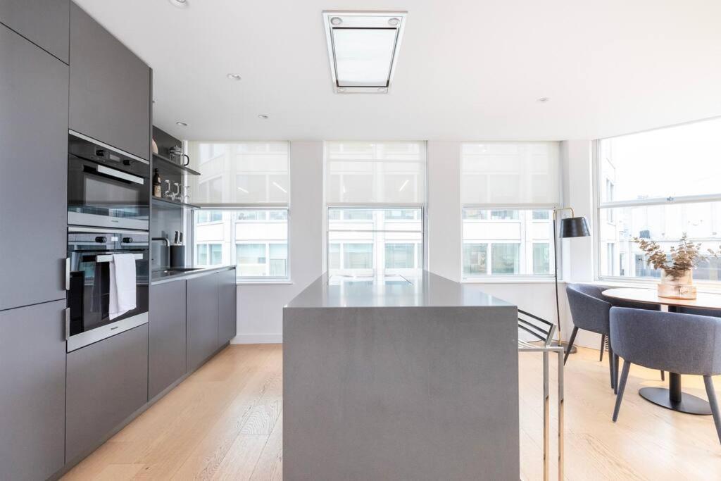 Perfect One Bed In Park Station London